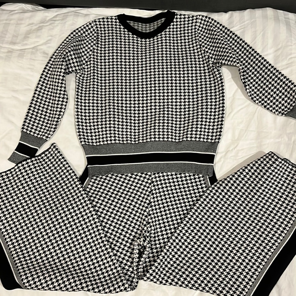 Top and bottom set